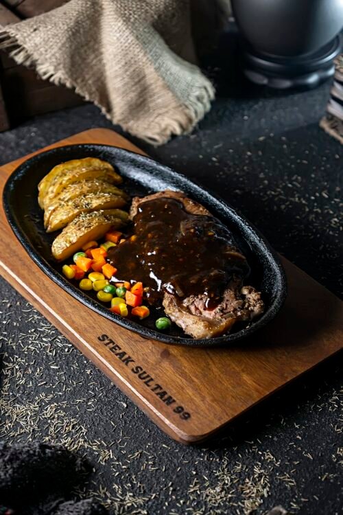 Sirloin Blackpapper beef steak